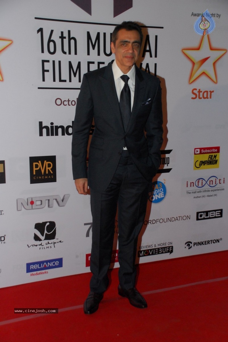 Celebs at 16th MFF Closing Ceremony Photos - 94 / 94 photos