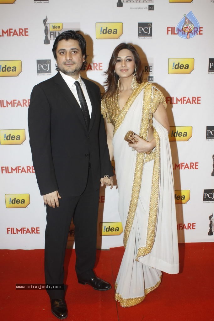 Celebs at 57th Idea Filmfare Awards 2011 - 102 / 137 photos