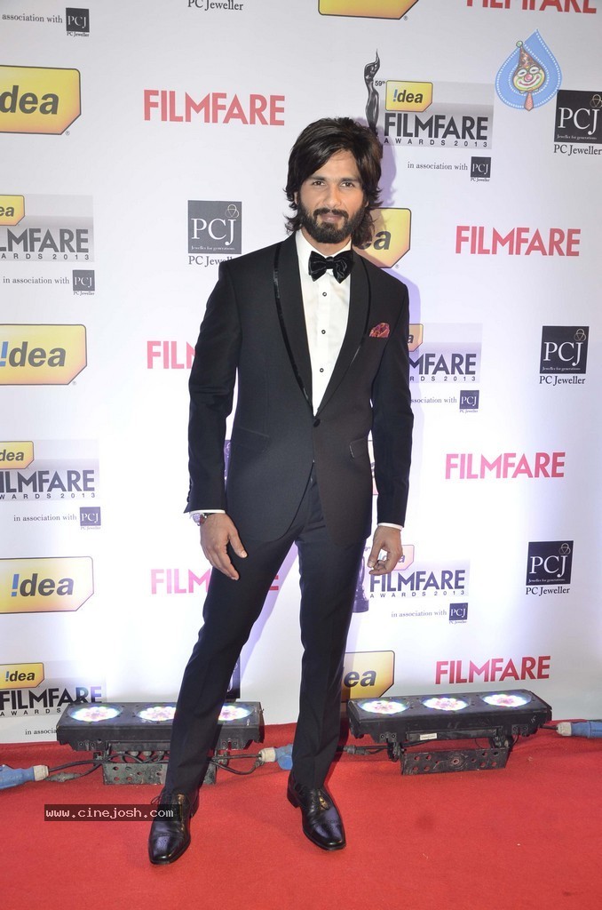 Celebs at 59th IDEA Filmfare Awards Red Carpet - 23 / 90 photos