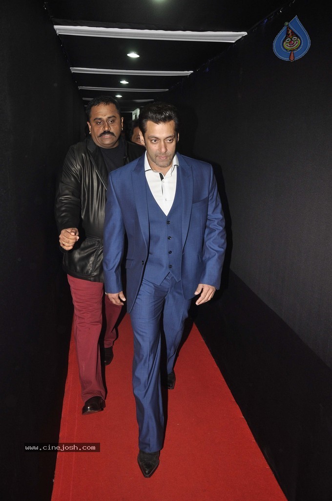 Celebs at 59th IDEA Filmfare Awards Red Carpet - 33 / 90 photos