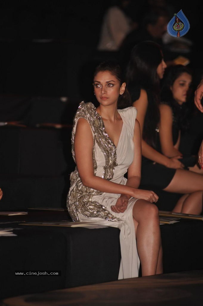 Celebs at Aamby Valley India Bridal Fashion Week - 15 / 78 photos