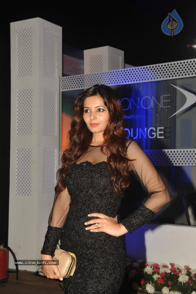 Celebs at Aamby Valley India Bridal Fashion Week - 68 / 78 photos