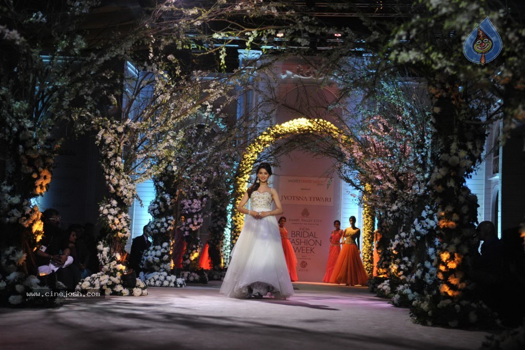 Celebs at Aamby Valley India Bridal Fashion Week - 12 / 96 photos