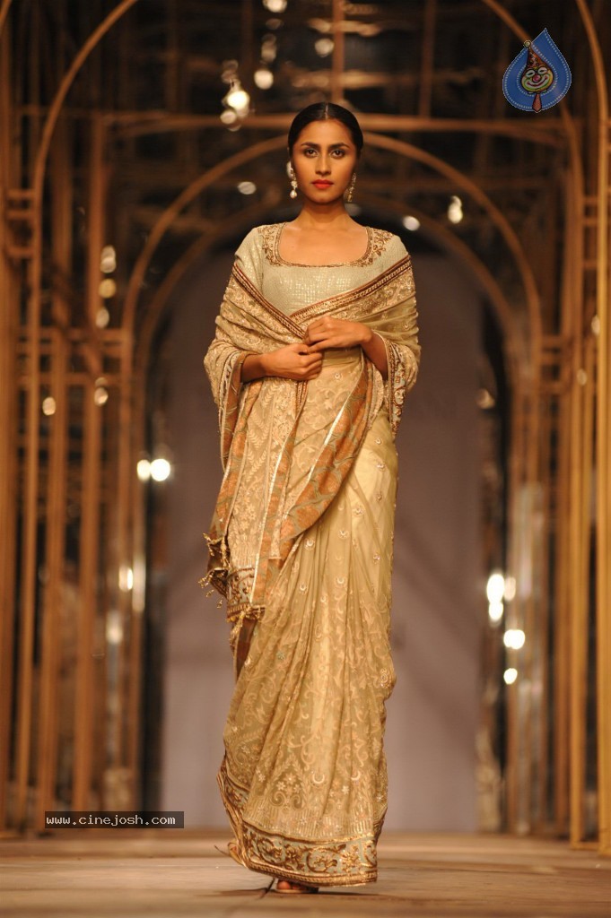 Celebs at Aamby Valley India Bridal Fashion Week - 15 / 96 photos