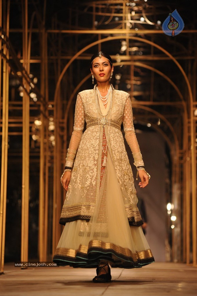 Celebs at Aamby Valley India Bridal Fashion Week - 21 / 96 photos