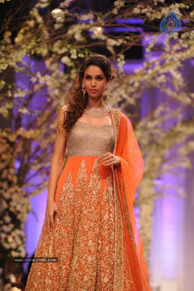 Celebs at Aamby Valley India Bridal Fashion Week - 52 / 96 photos