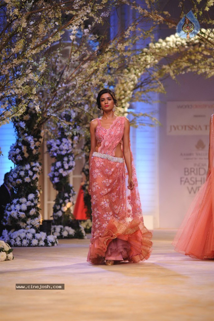 Celebs at Aamby Valley India Bridal Fashion Week - 90 / 96 photos