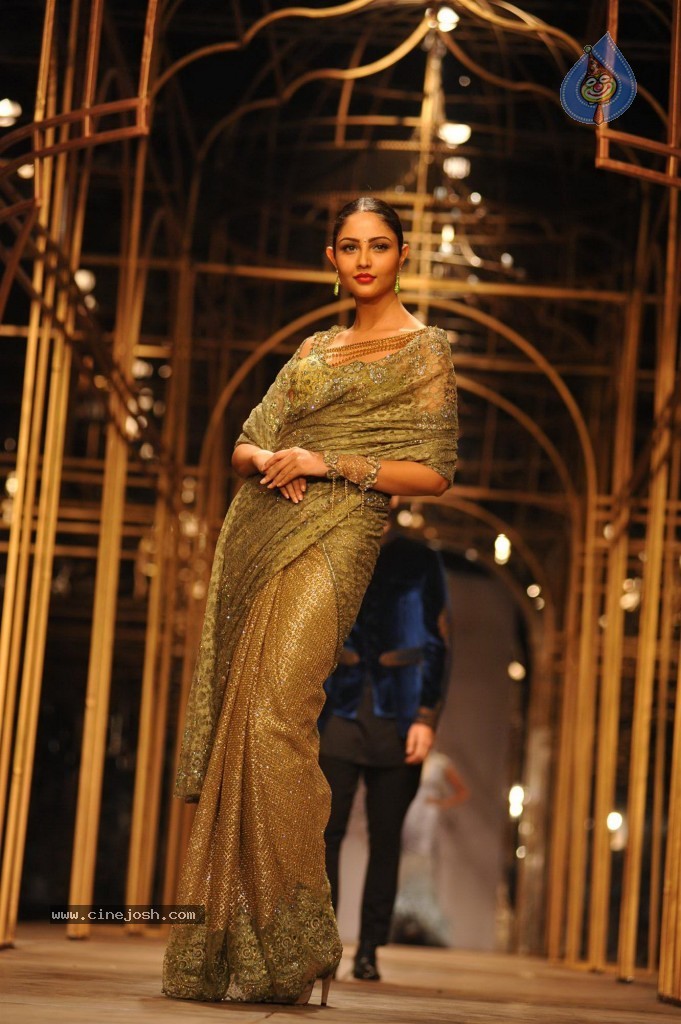 Celebs at Aamby Valley India Bridal Fashion Week - 92 / 96 photos