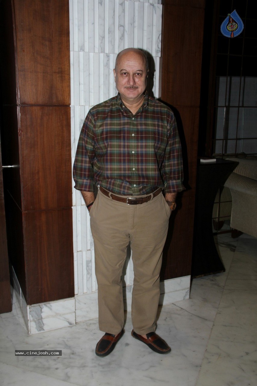 Celebs at Aarya Babbar Book Launch - 23 / 47 photos
