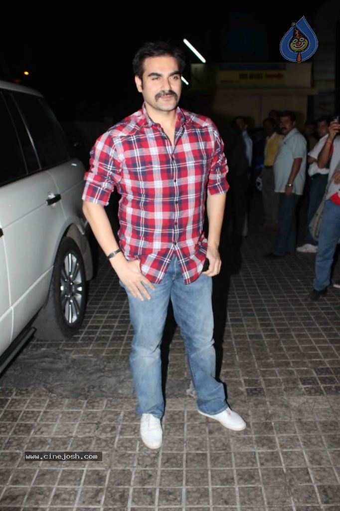 Celebs at Agneepath Movie Special Show - 6 / 45 photos