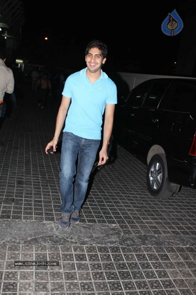 Celebs at Agneepath Movie Special Show - 22 / 45 photos