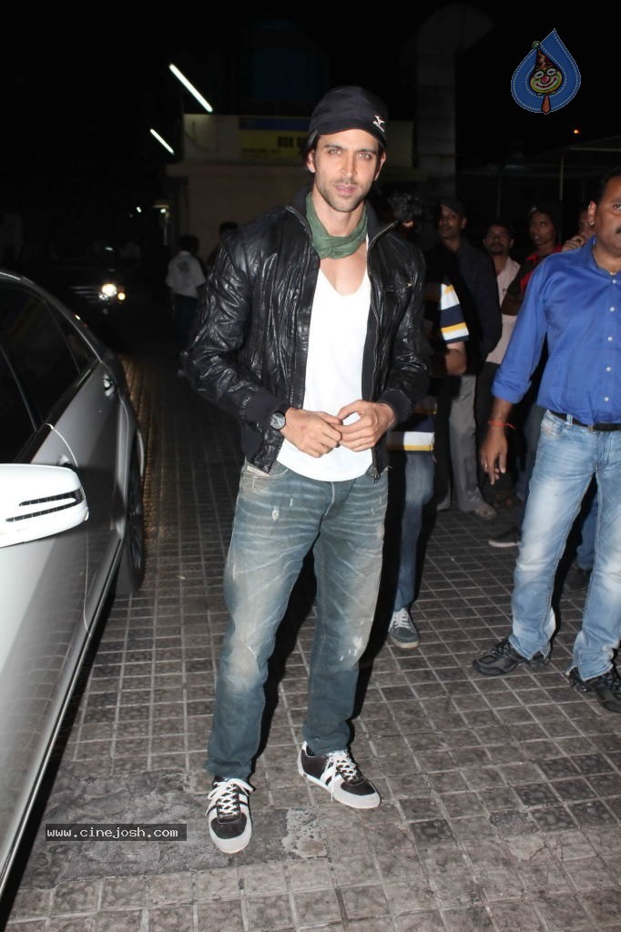 Celebs at Agneepath Movie Special Show - 34 / 45 photos
