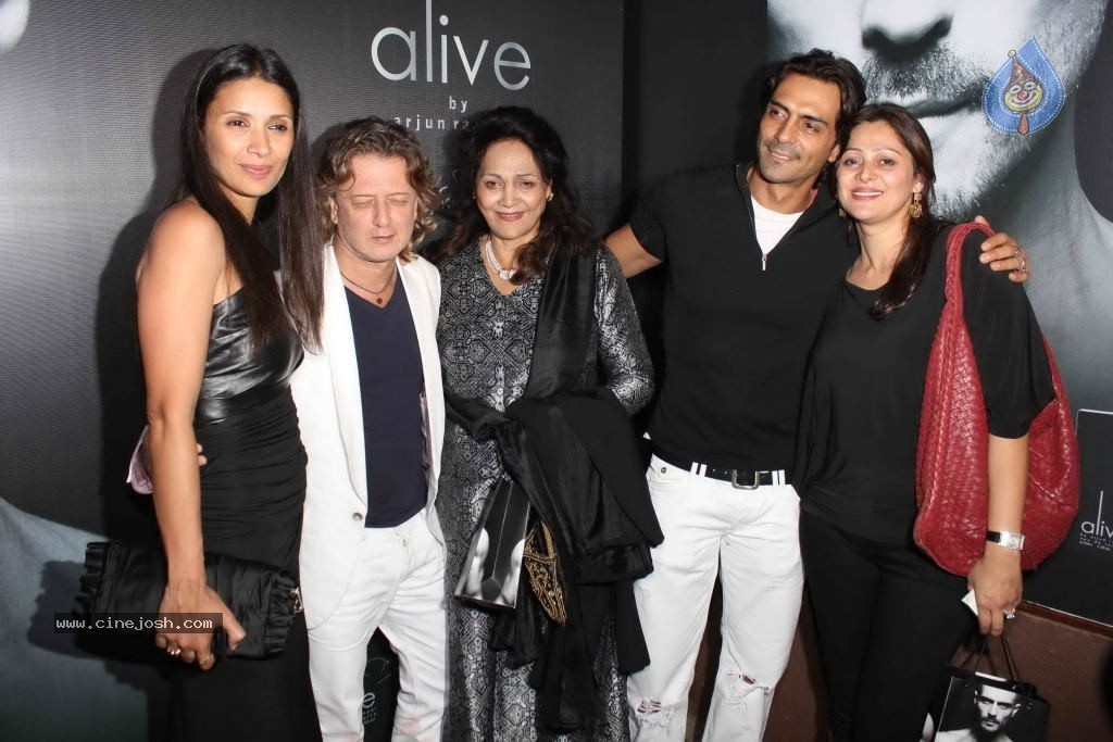 Celebs at Alive Perfume PM and Party - 60 / 138 photos