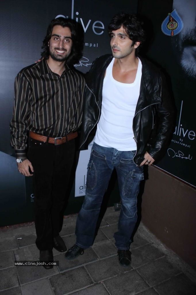Celebs at Alive Perfume PM and Party - 90 / 138 photos