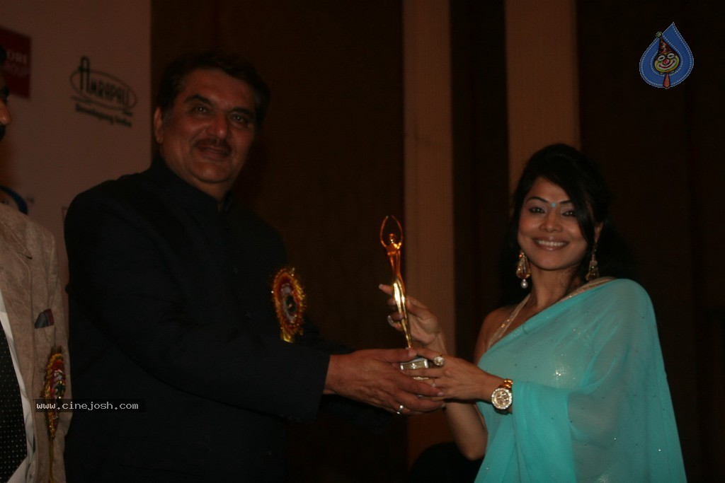 Celebs at All India Achiever Awards - 24 / 61 photos