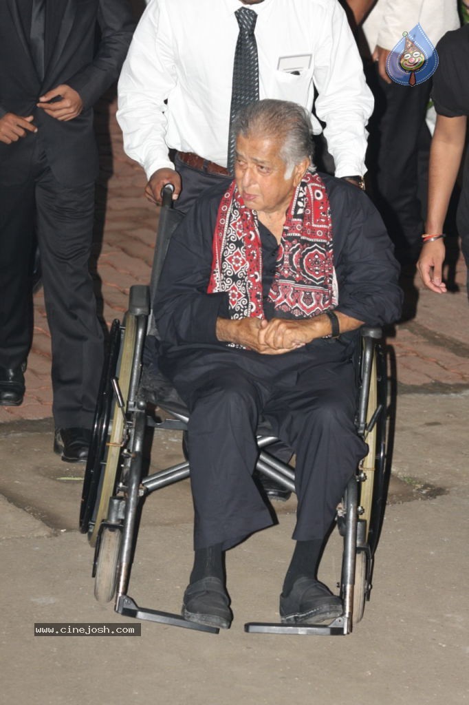 Celebs at Amitabh Bachchan 70th Bday Celebrations - 11 / 184 photos