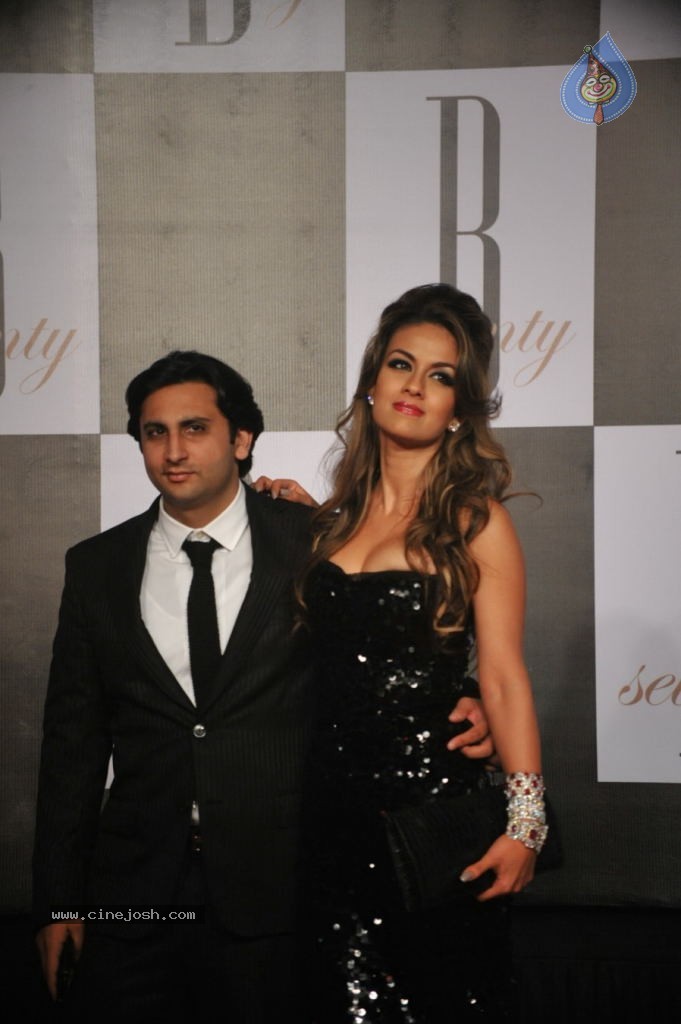 Celebs at Amitabh Bachchan 70th Bday Celebrations - 27 / 184 photos
