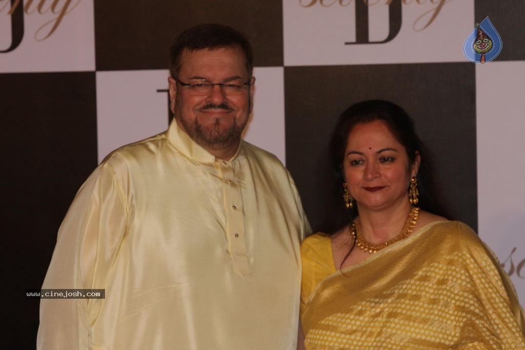 Celebs at Amitabh Bachchan 70th Bday Celebrations - 57 / 184 photos