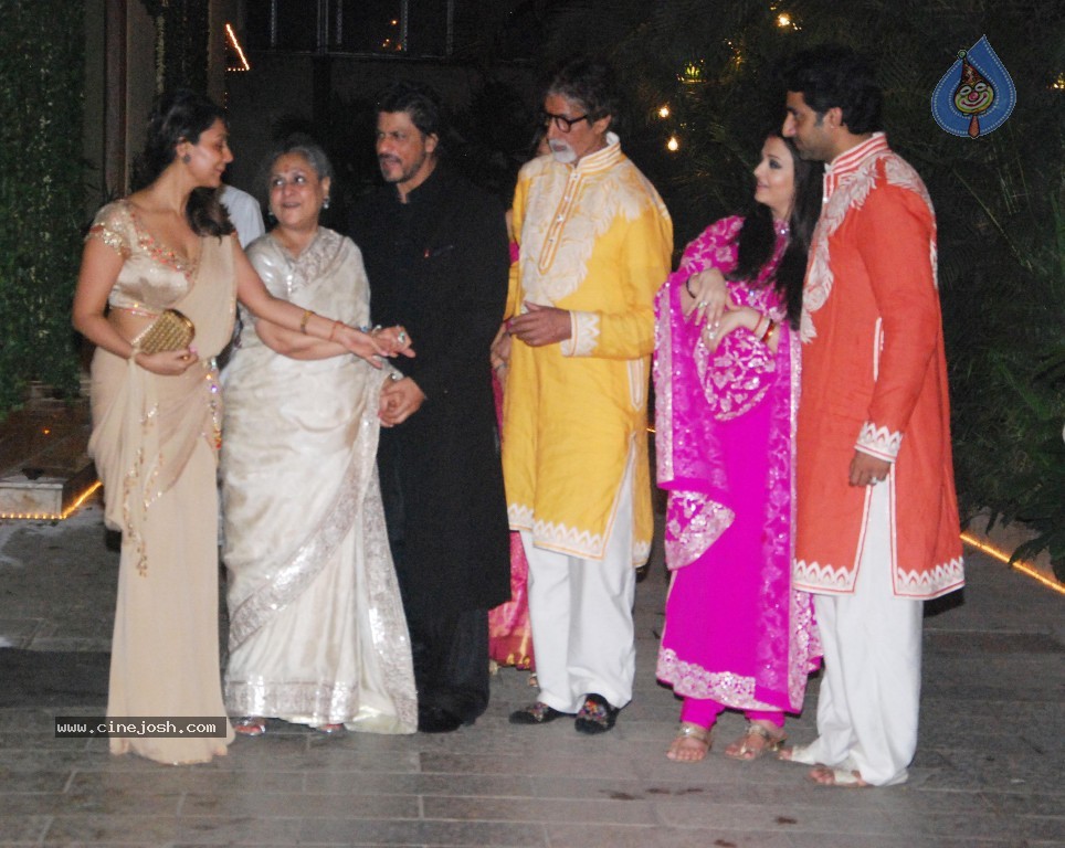 Celebs at Amitabh Family Diwali Bash - 22 / 36 photos