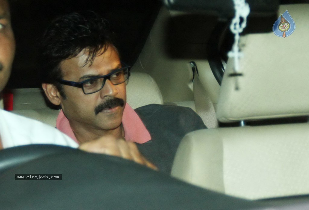 Celebs at Anil Ambani Party - 14 / 58 photos