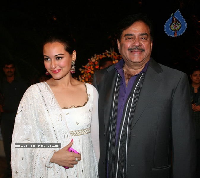 Celebs at Avantika Imran Khan Wedding Reception - 40 / 51 photos