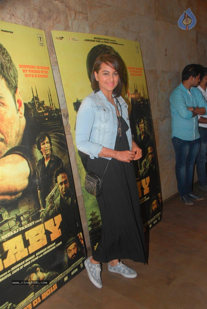Celebs at Baby Special Show - 9 / 25 photos