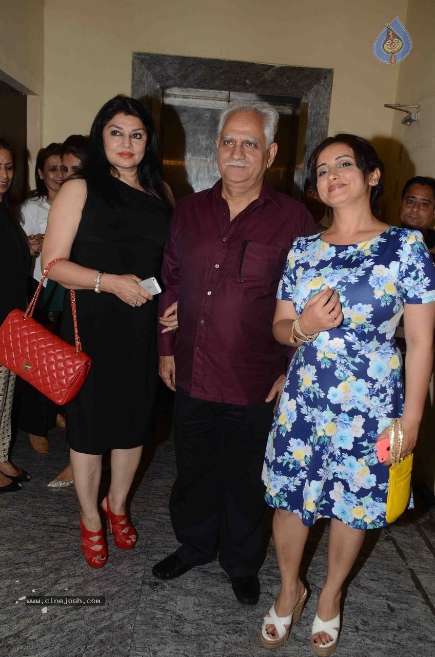 Celebs at Badlapur Special Show - 43 / 79 photos