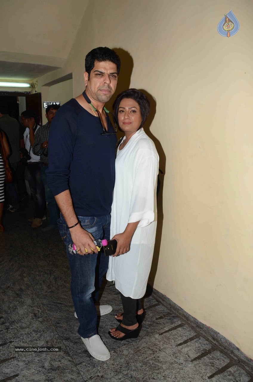 Celebs at Badlapur Special Show - 46 / 79 photos