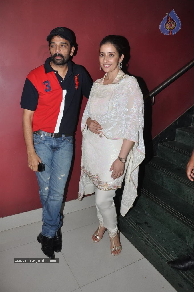 Celebs at Bhoot 3D Premiere Show - 16 / 56 photos