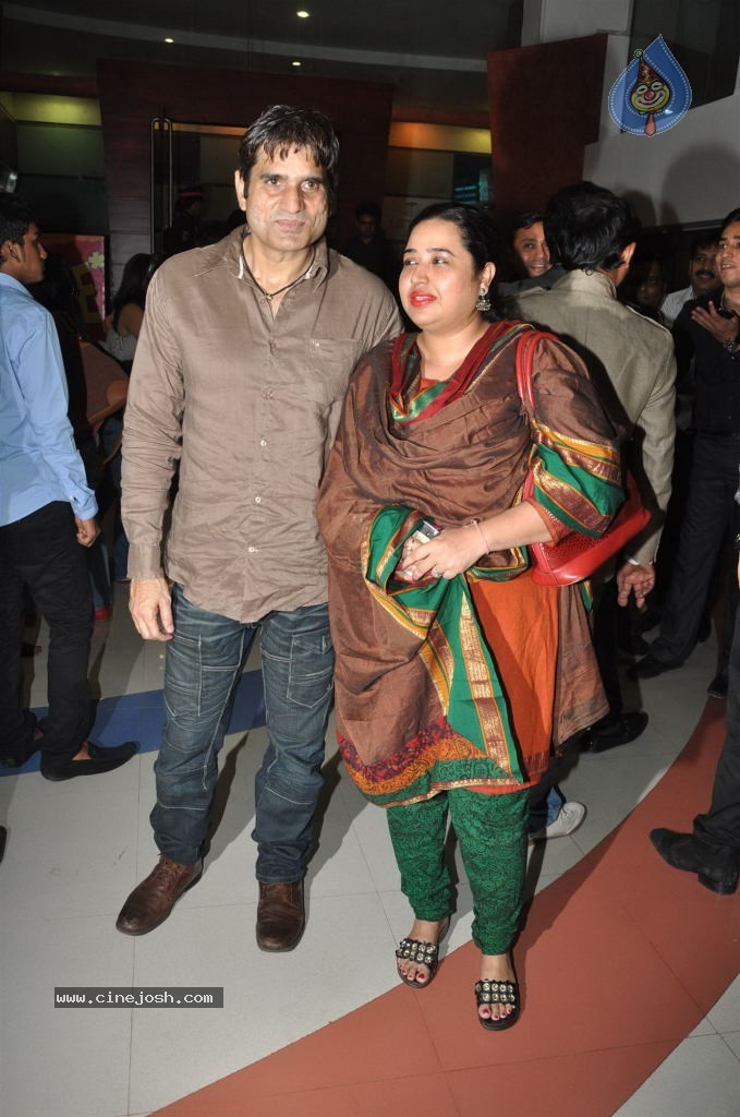 Celebs at Bhoot 3D Premiere Show - 17 / 56 photos