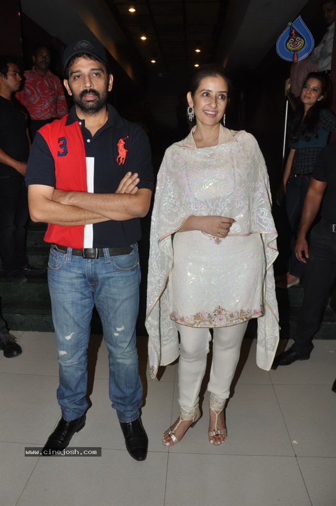 Celebs at Bhoot 3D Premiere Show - 45 / 56 photos