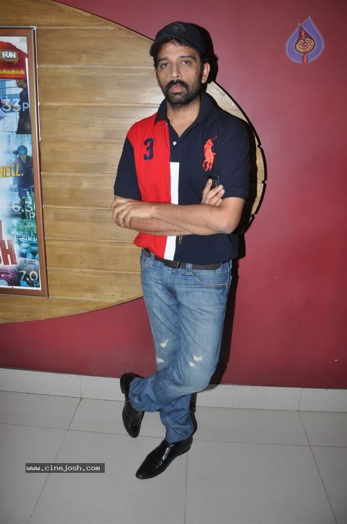 Celebs at Bhoot 3D Premiere Show - 52 / 56 photos