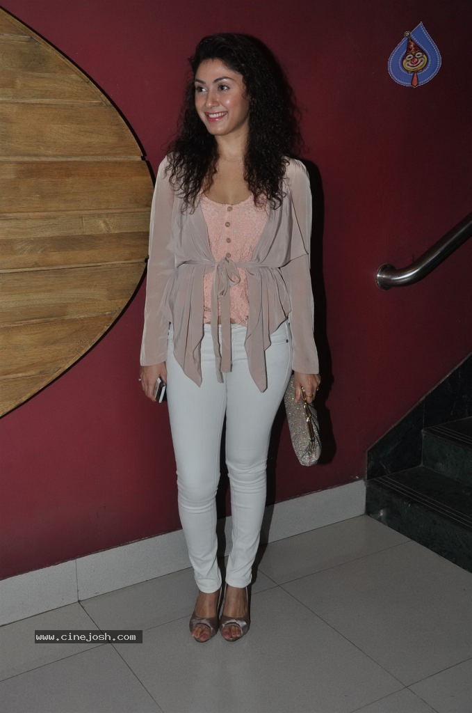 Celebs at Bhoot 3D Premiere Show - 55 / 56 photos