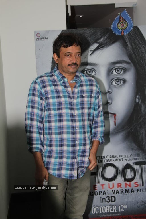 Celebs at Bhoot Returns 3D Preview - 8 / 35 photos