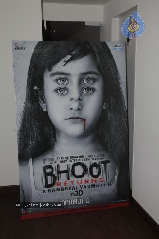 Celebs at Bhoot Returns 3D Preview - 18 / 35 photos