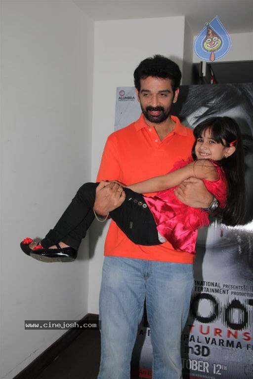 Celebs at Bhoot Returns 3D Preview - 31 / 35 photos