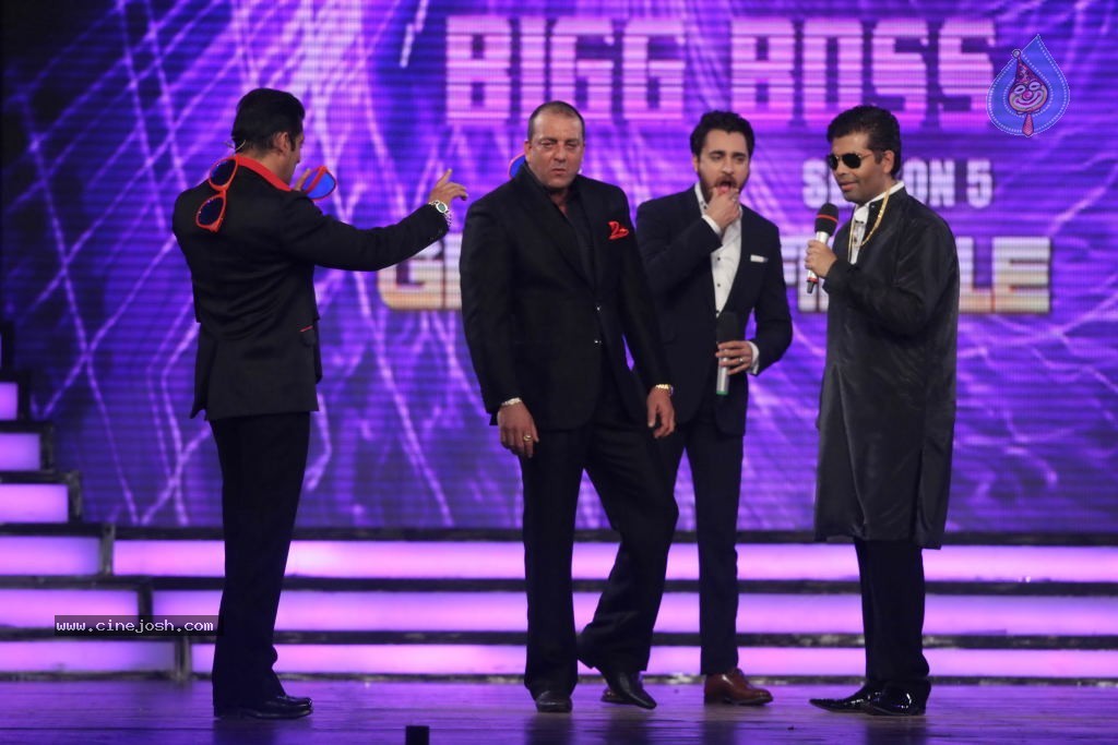 Celebs at Big Boss Grand Finale - 133 / 144 photos