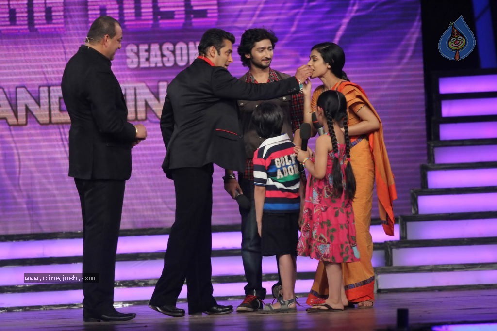 Celebs at Big Boss Grand Finale - 142 / 144 photos
