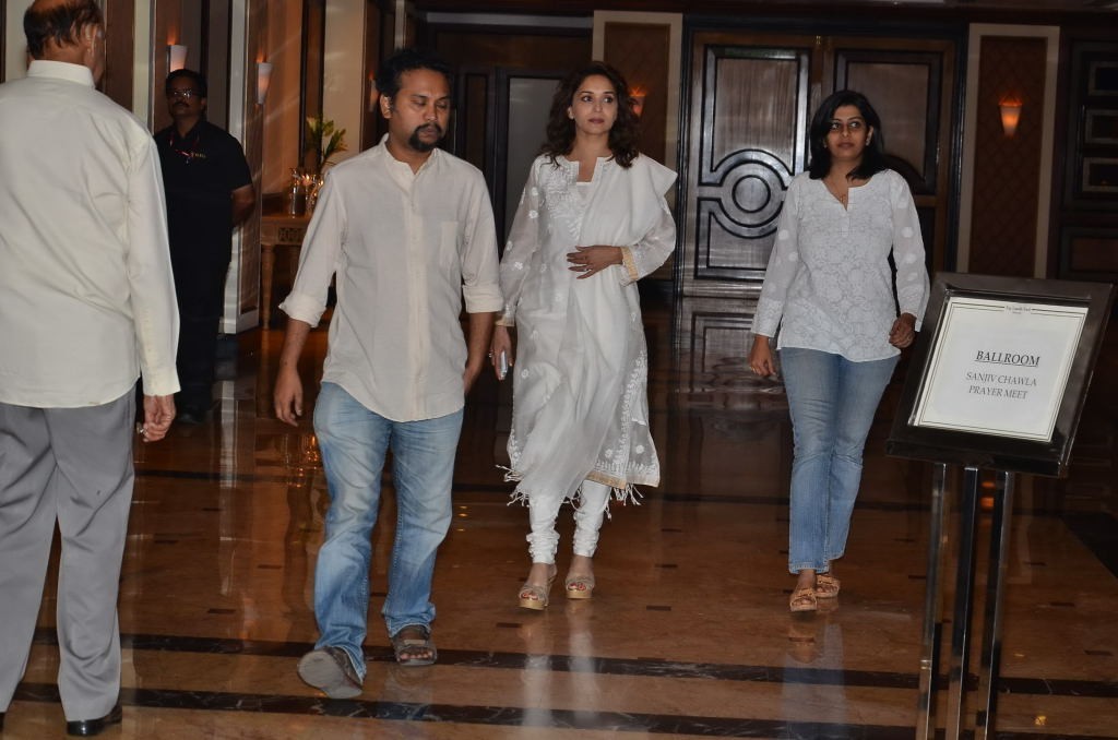Bolly Celebs at Bobby Chawla Condolence Meet - 30 / 185 photos