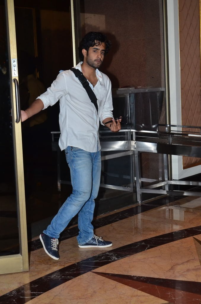 Bolly Celebs at Bobby Chawla Condolence Meet - 33 / 185 photos