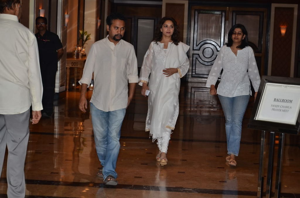 Bolly Celebs at Bobby Chawla Condolence Meet - 43 / 185 photos