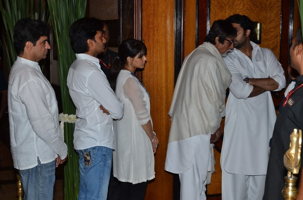 Bolly Celebs at Bobby Chawla Condolence Meet - 62 / 185 photos