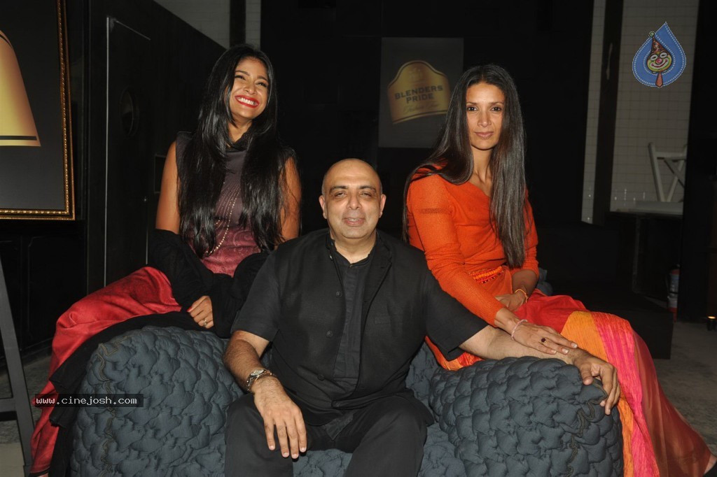 Celebs at BP Fashion Tour 2013 - 21 / 32 photos