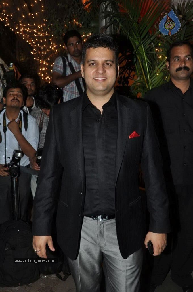 Celebs at Bunty Walia Wedding Reception - 5 / 85 photos