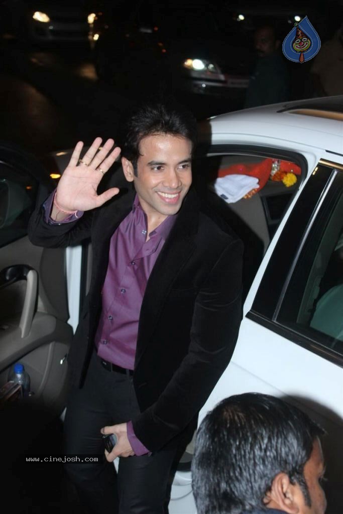 Celebs at Bunty Walia Wedding Reception - 58 / 85 photos