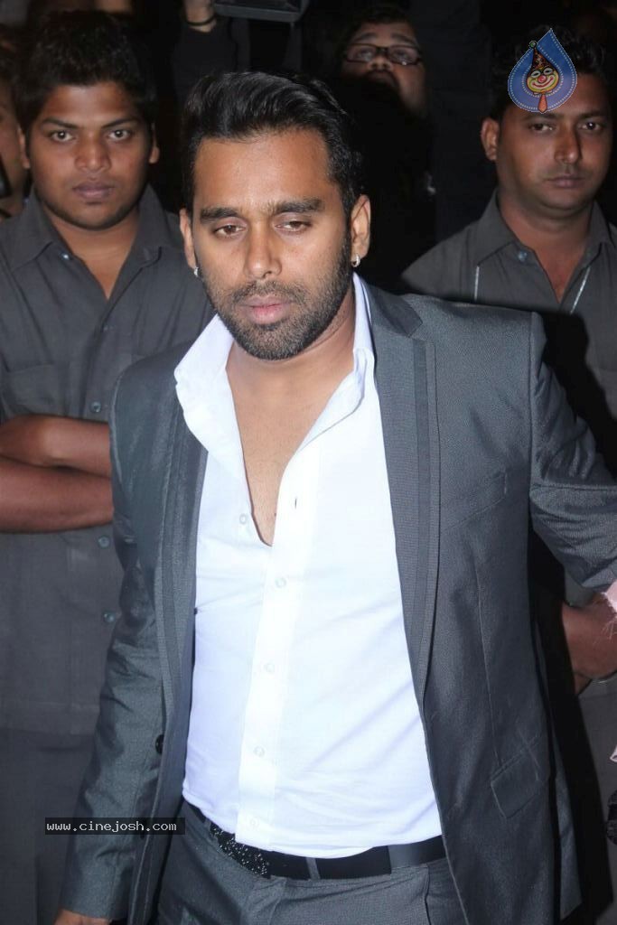 Celebs at Bunty Walia Wedding Reception - 81 / 85 photos