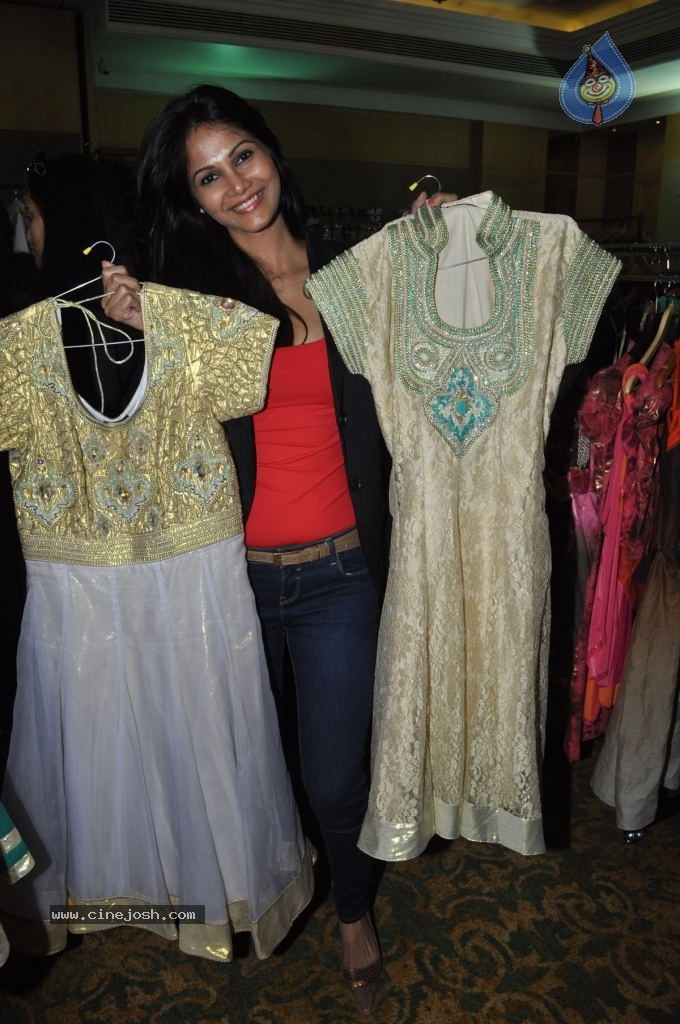 Celebs at Canvas Shopping Bazaar - 6 / 36 photos