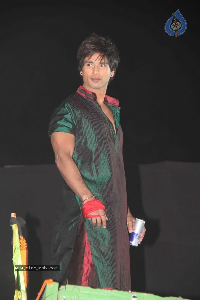 Celebs at Colors Screen Awards 2012 - 142 / 241 photos