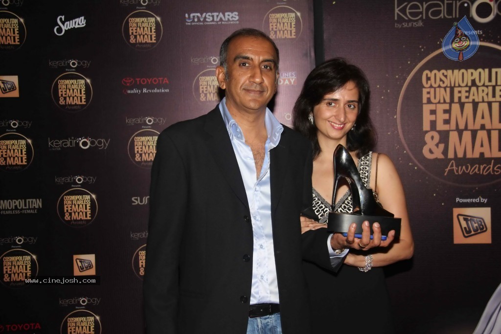 Bolly Celebs at Cosmopolitan Fun Fearless Awards - 103 / 112 photos