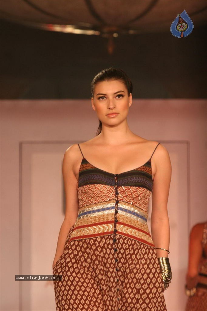 Celebs at Cottonscape Fashion Show - 2 / 76 photos